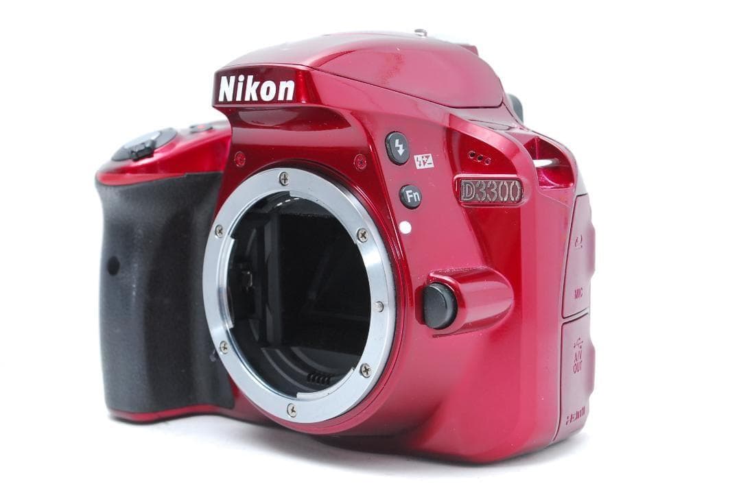 【新品級　ショット数１０６５枚】Nikon D3300　スマホ転送　レッド