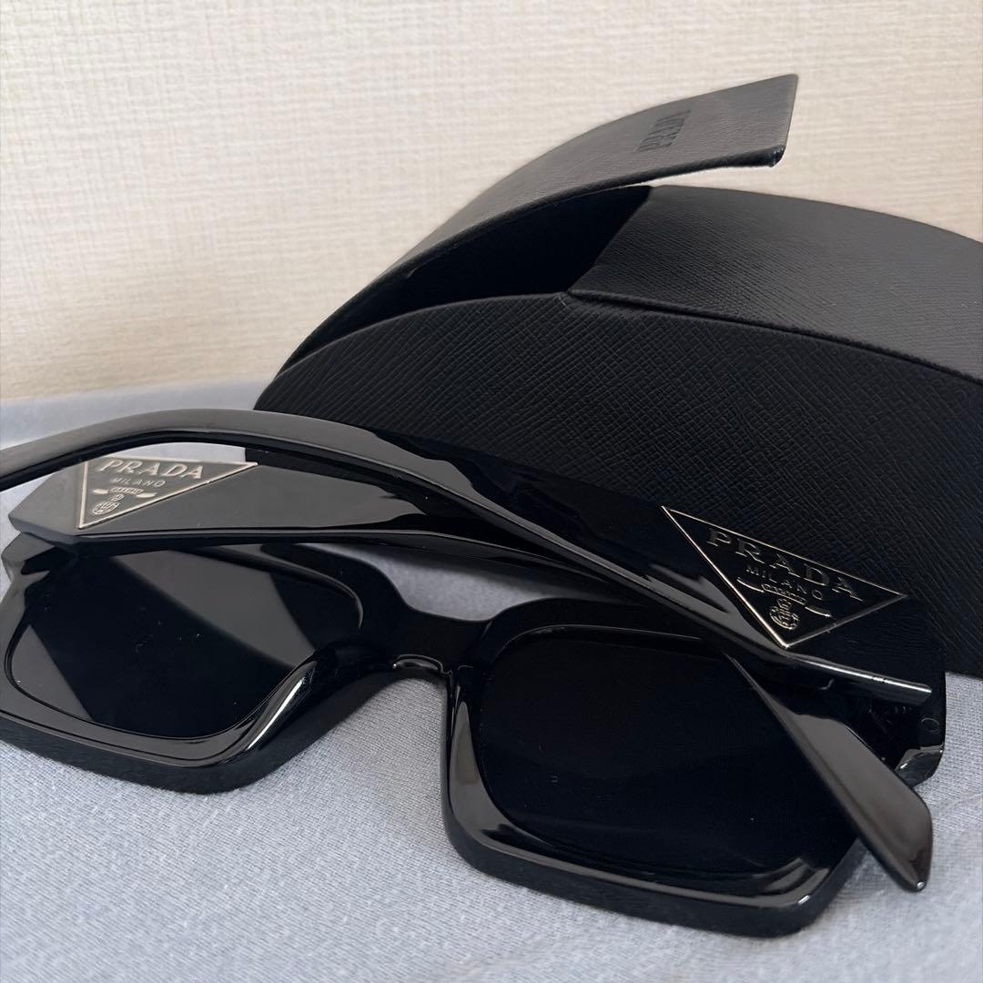 「美品」PRADA ブラック サングラス ケース付き