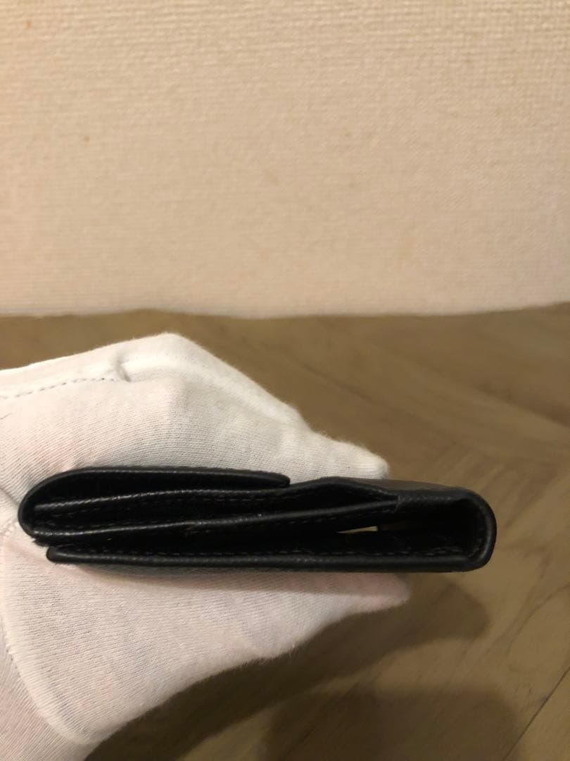 PRADA 三つ折り財布 黒 サフィアーノレザー