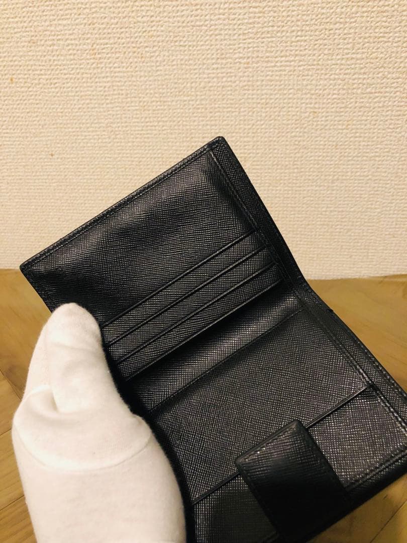PRADA 三つ折り財布 黒 サフィアーノレザー