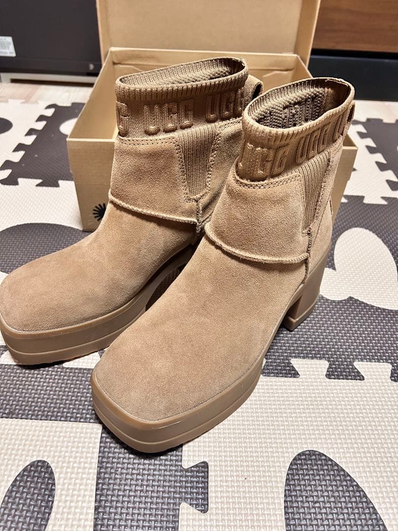 【新品未使用】UGG ブーツ 24.5cm MOXY CHELSEA