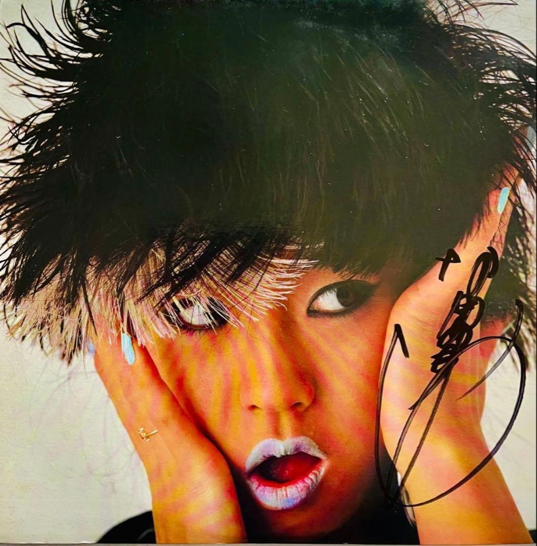 貴重/美品 直筆サイン付き 中森明菜さん12inchシングル 赤い鳥逃げた1枚①