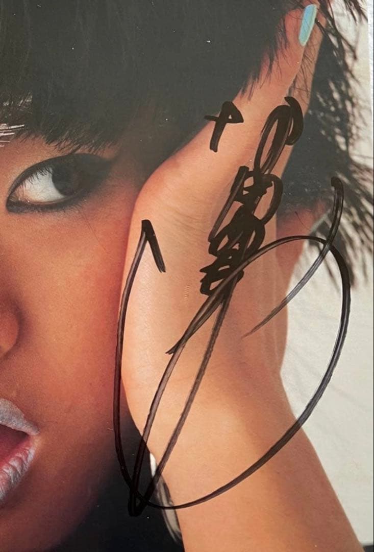 貴重/美品 直筆サイン付き 中森明菜さん12inchシングル 赤い鳥逃げた1枚①