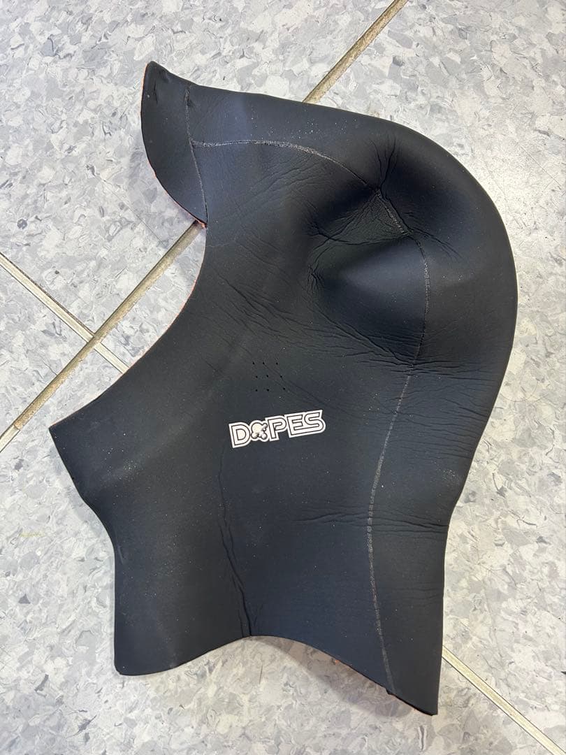 サーフィン用防寒具一式（ブーツ、ヘッドキャップ、手袋）