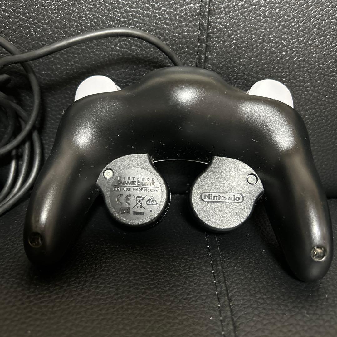 ニンテンドー　ゲームキューブコントローラー　スマブラブラック