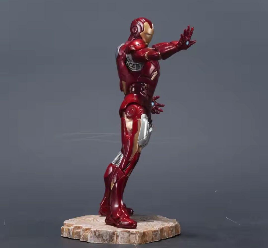 MARVEL　アイアンマン　フィギュア