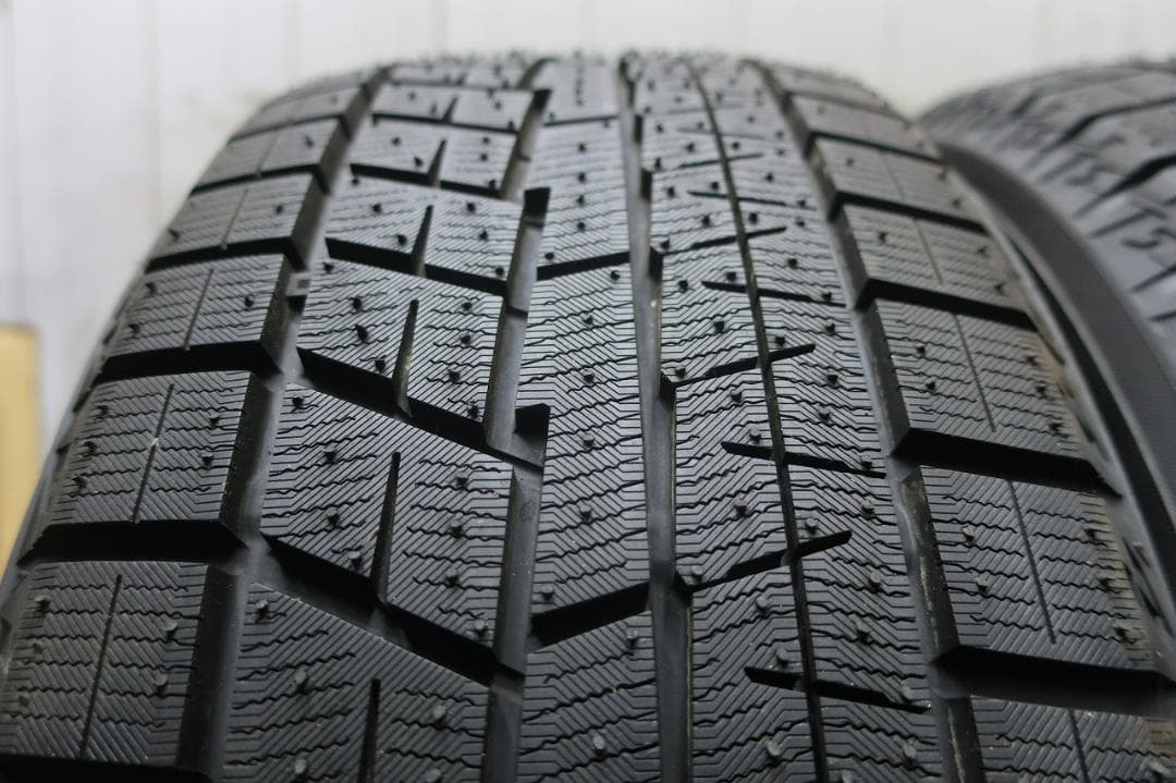 しんしん様送料込　ヨコハマ　アイスガード　IG60　215/50R17　2本