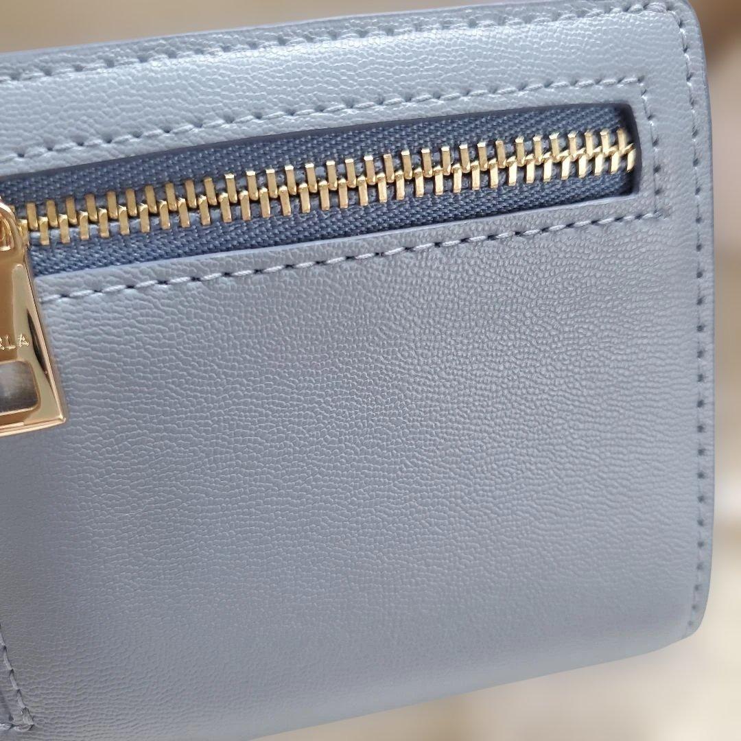 ☆未使用☆FURLA☆二つ折り財布☆ チューベローズ☆ライトブルー☆人気。
