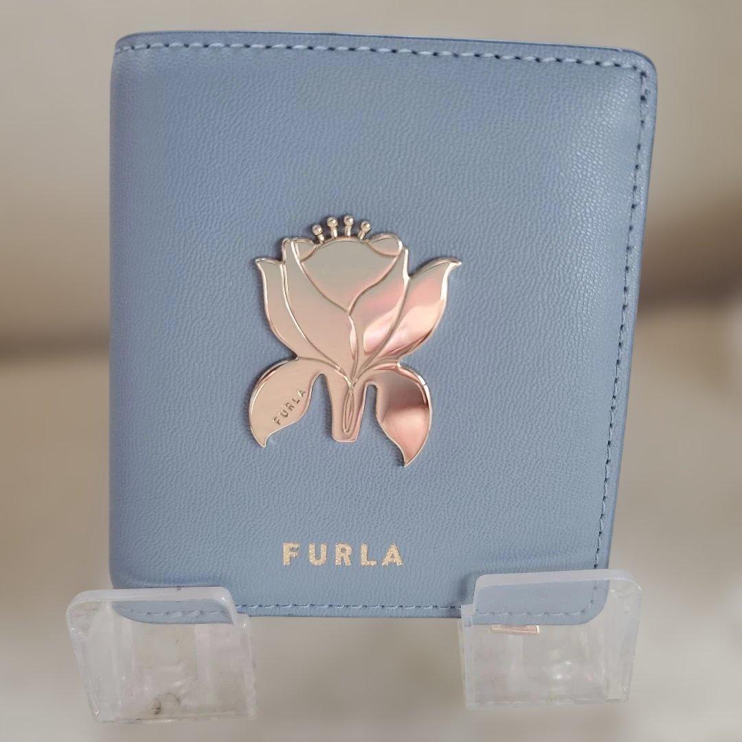 ☆未使用☆FURLA☆二つ折り財布☆ チューベローズ☆ライトブルー☆人気。