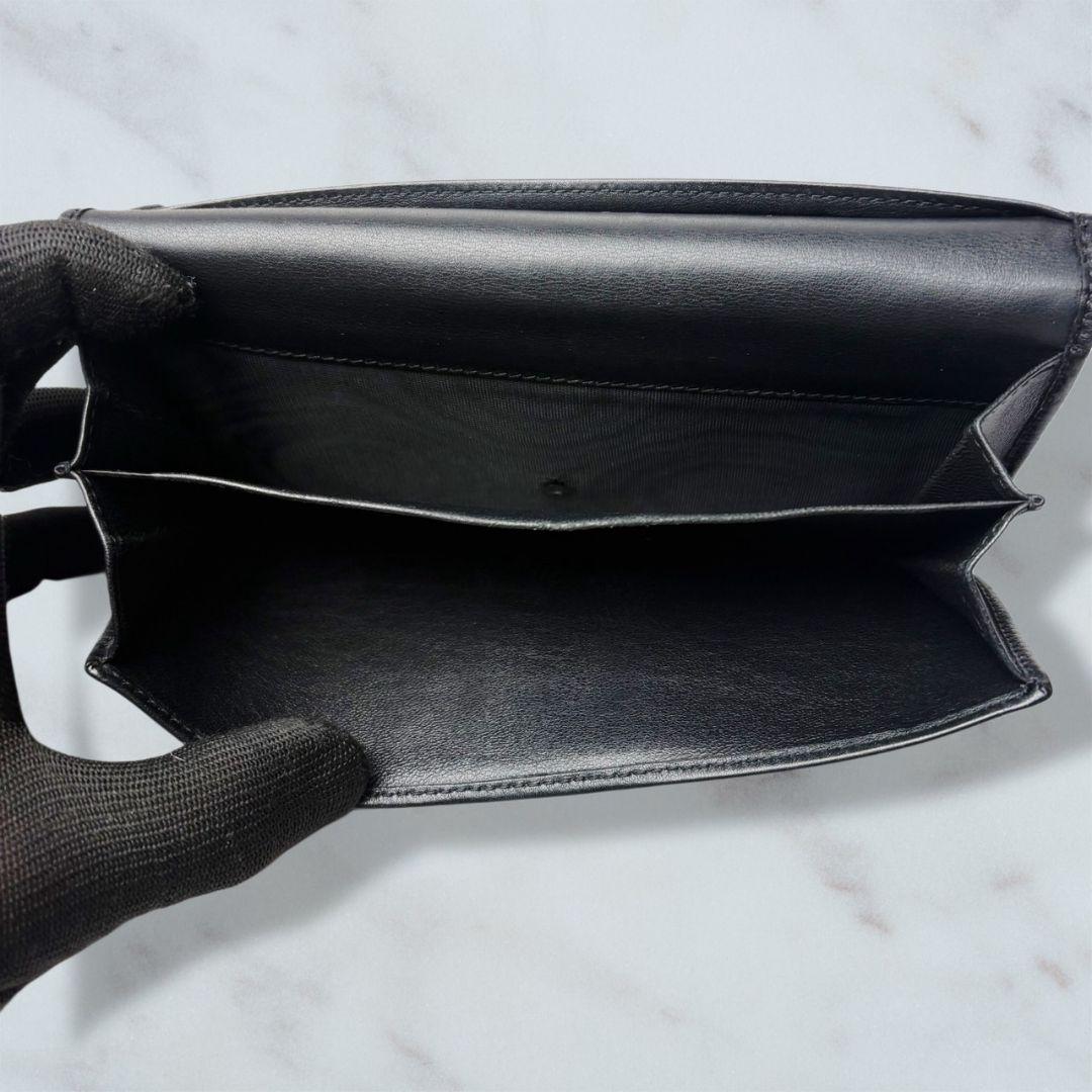 47 美品 GUCCI 長財布 二つ折り財布 シマ レザー 黒 n3