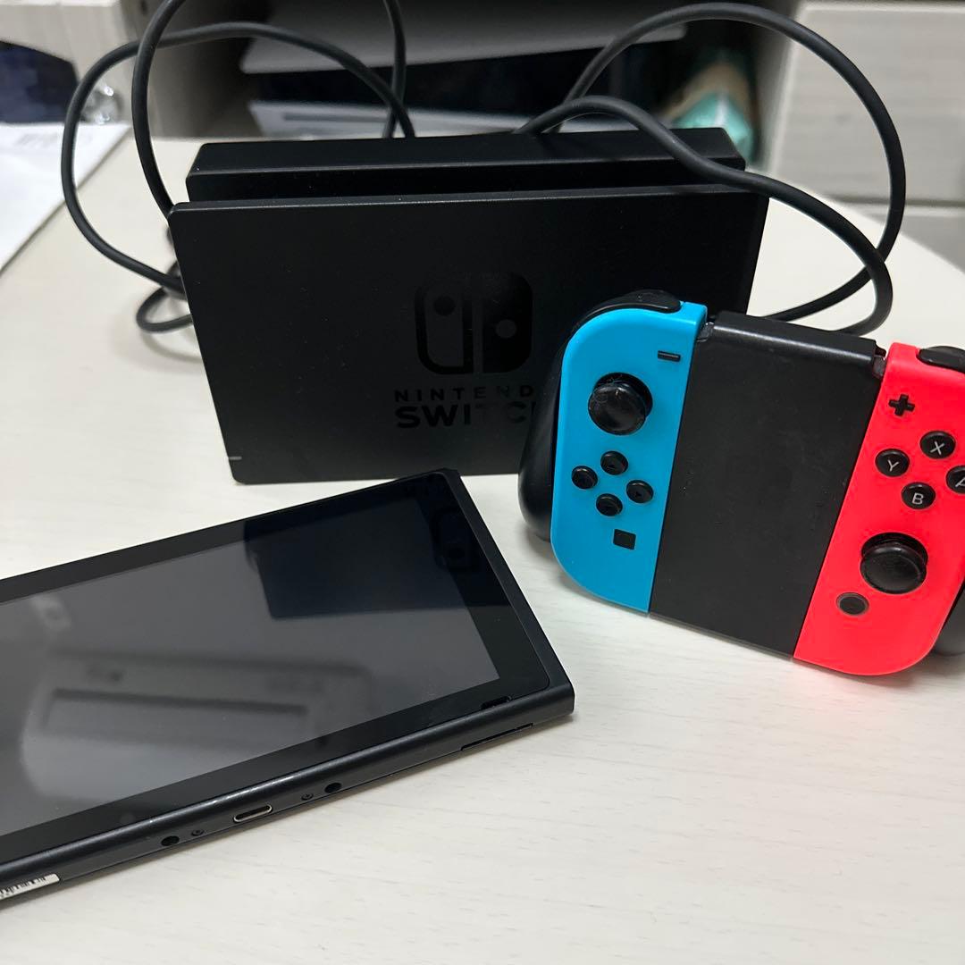 ク*ん様 Nintendo Switch ネオンブルー/ネオンレッド 本体