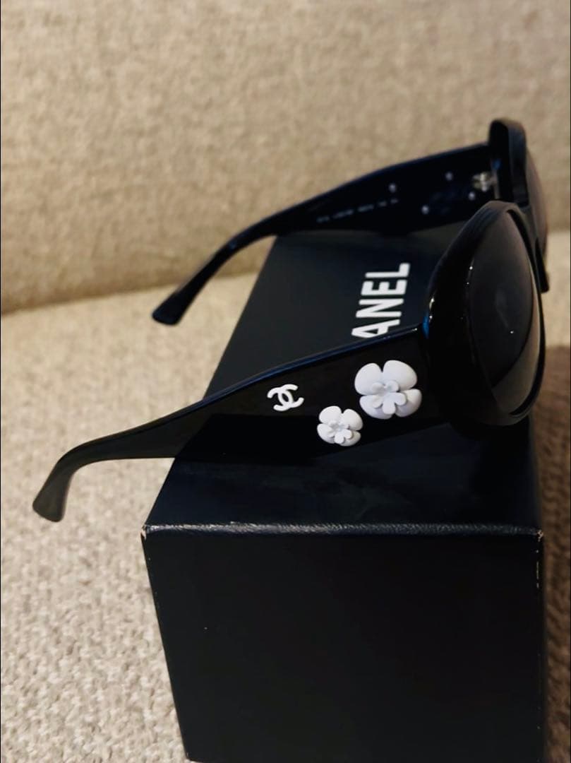 CHANEL カメリアココマークブラックサングラス未使用