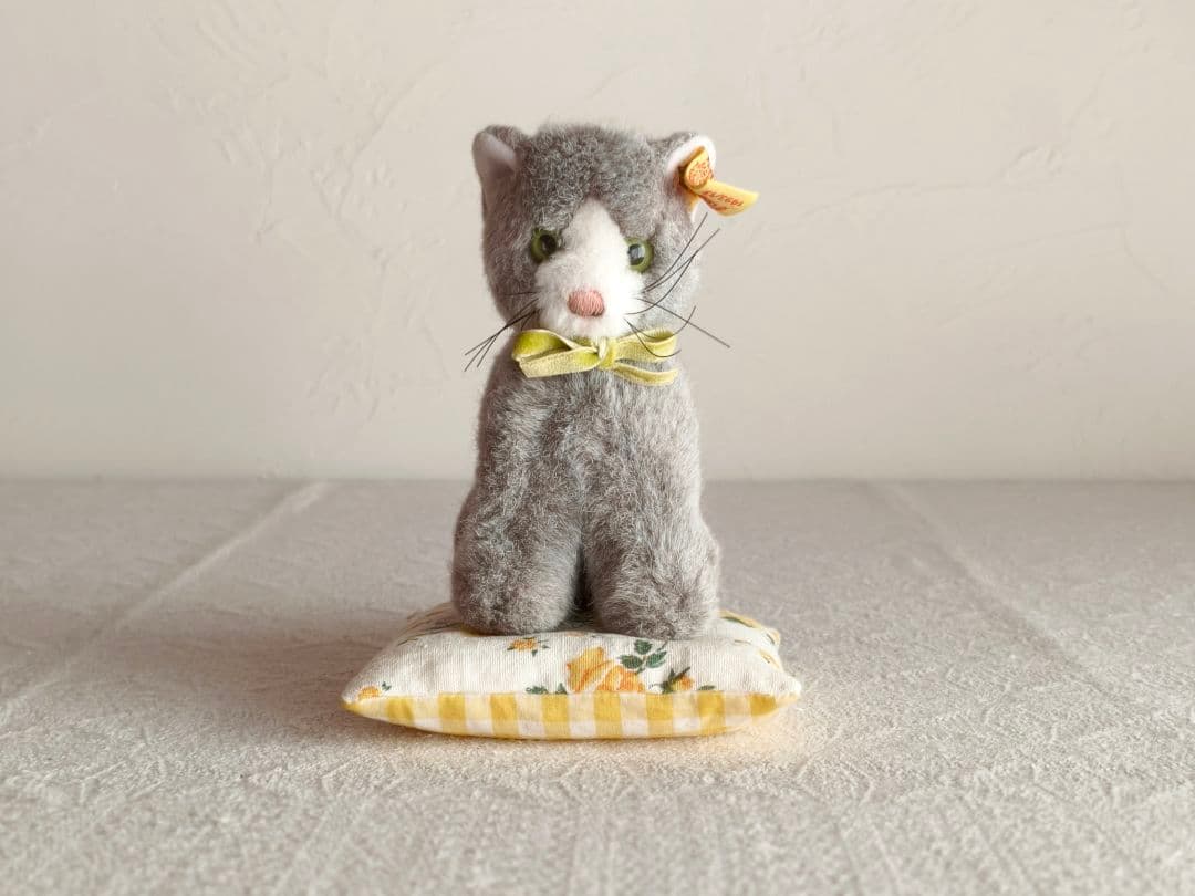 * vintage cat ❀ キュートな 猫ちゃん & 花柄 クッション