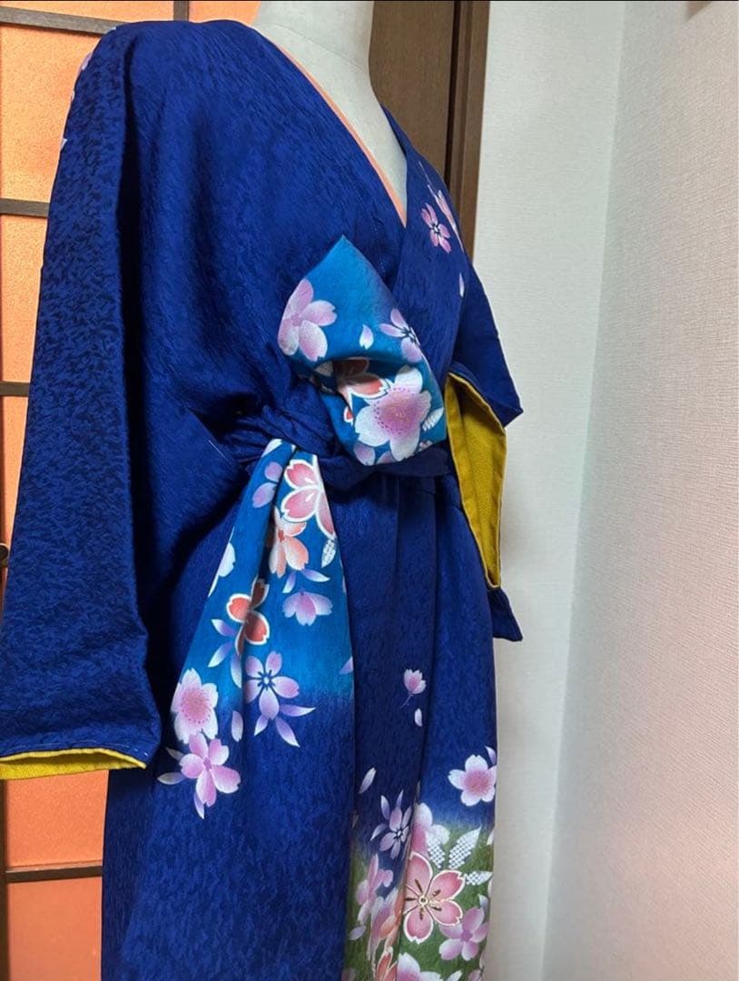 新品未使用 振袖 着物リメイク鮮烈な蒼×桜 黄金裏地 一点もの