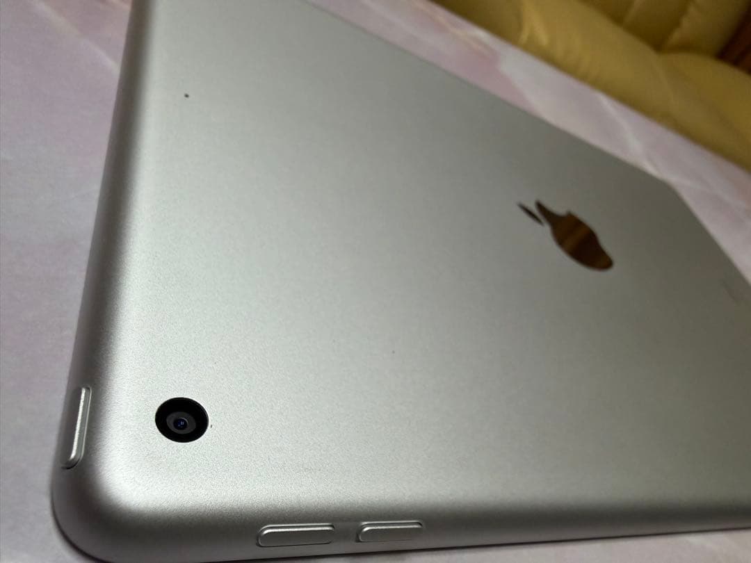 【明日発送】Apple iPad 9世代 Wi-Fiモデル 64GB シルバー