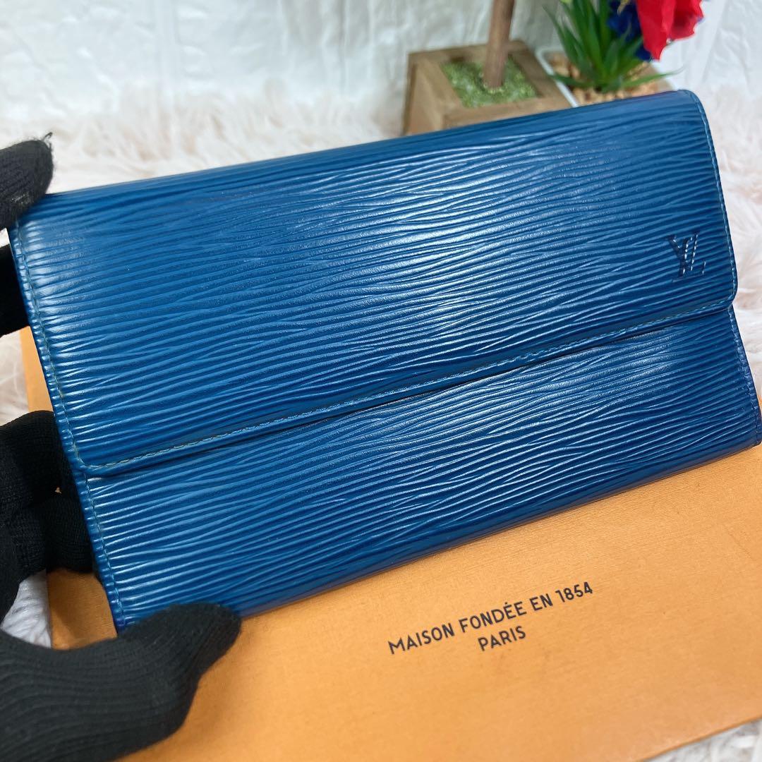 ルイヴィトン 長財布 インターナショナル エピ 三つ折り財布 ブルー 青 レザー
