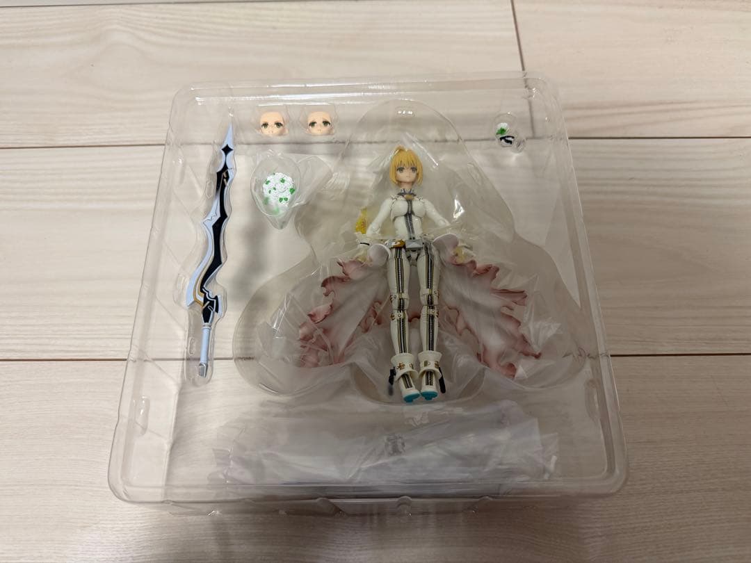 figma セイバー/ネロ・クラウディウス〔ブライド〕