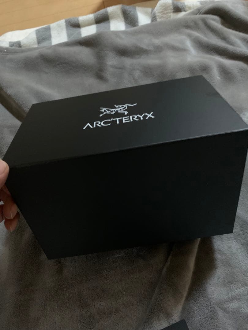 新品★2026年購入★ アークテリクス　バードワードトークとギフトボックス