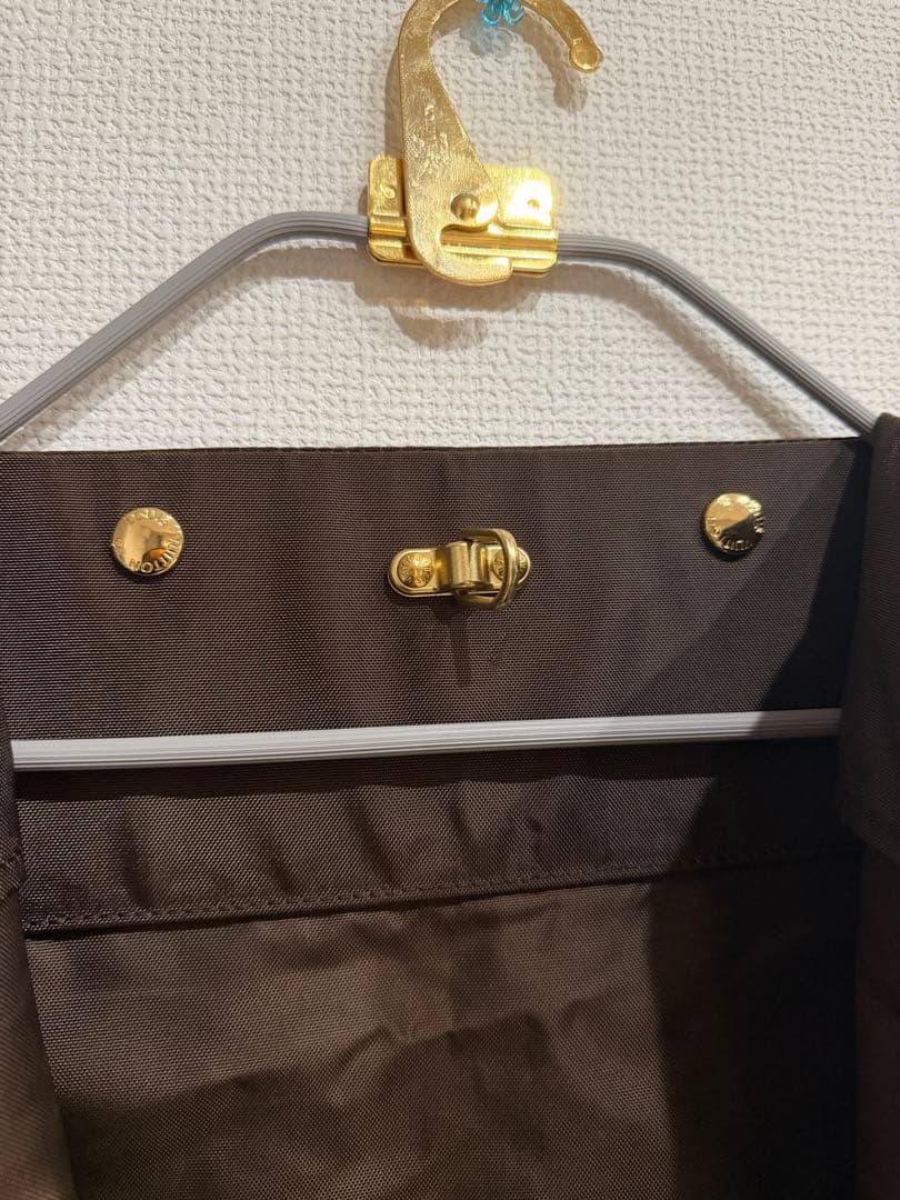 ガーメントバッグ ブラウン LVロゴ付き