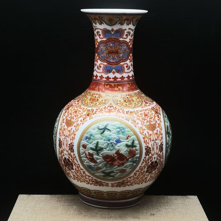 清乾隆斗彩満工魚楽図賞瓶です   景徳鎮 陶磁器 装飾品 現代工芸品美術品 置物