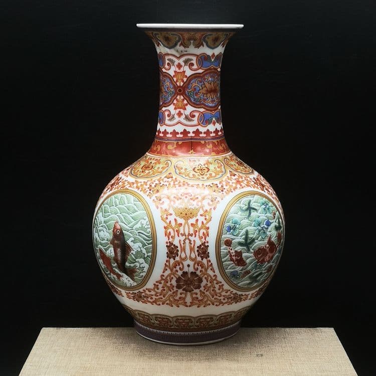 清乾隆斗彩満工魚楽図賞瓶です   景徳鎮 陶磁器 装飾品 現代工芸品美術品 置物
