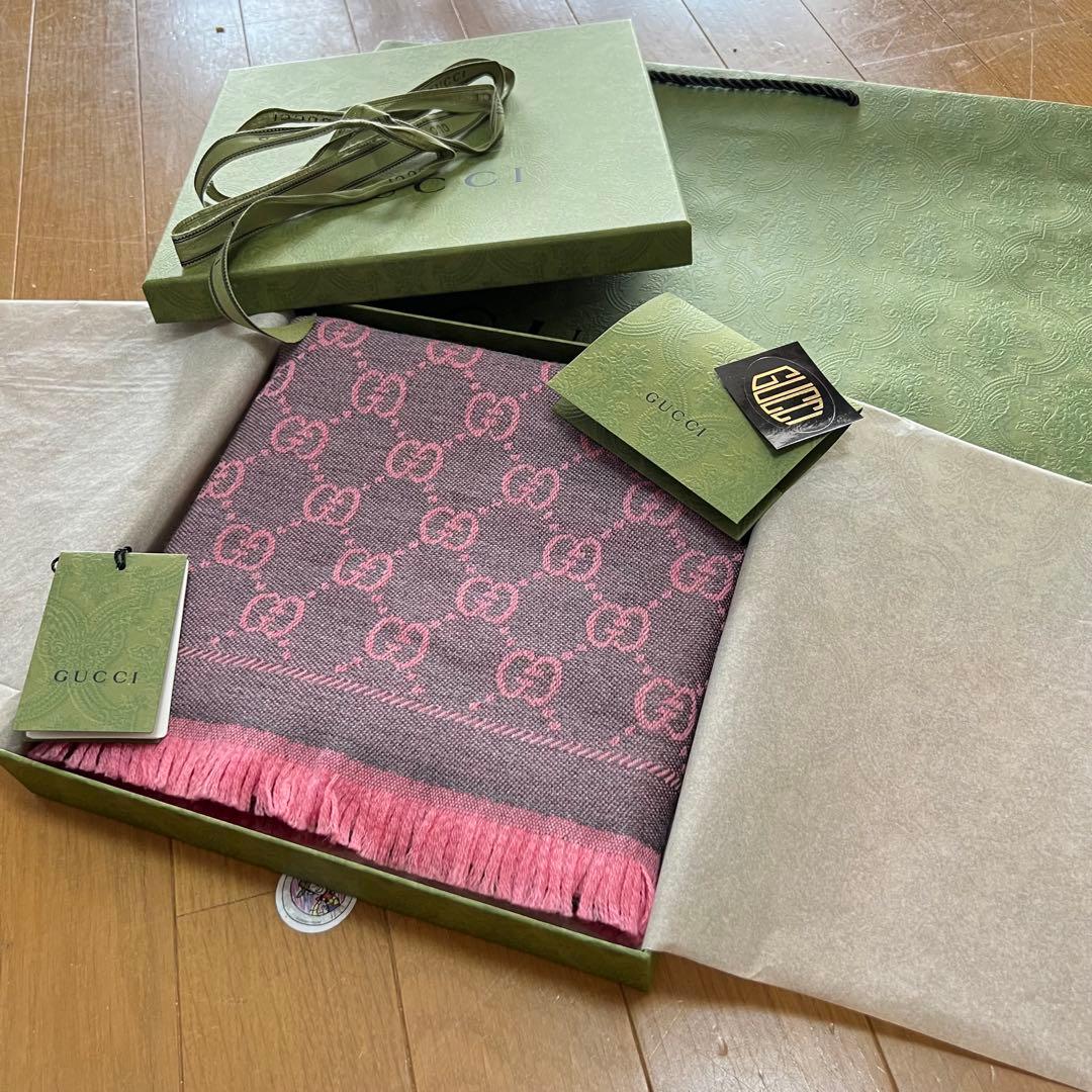 大判新品✨GUCCIマフラー❗️箱紙袋セット❗️グッチマフラー　レディース