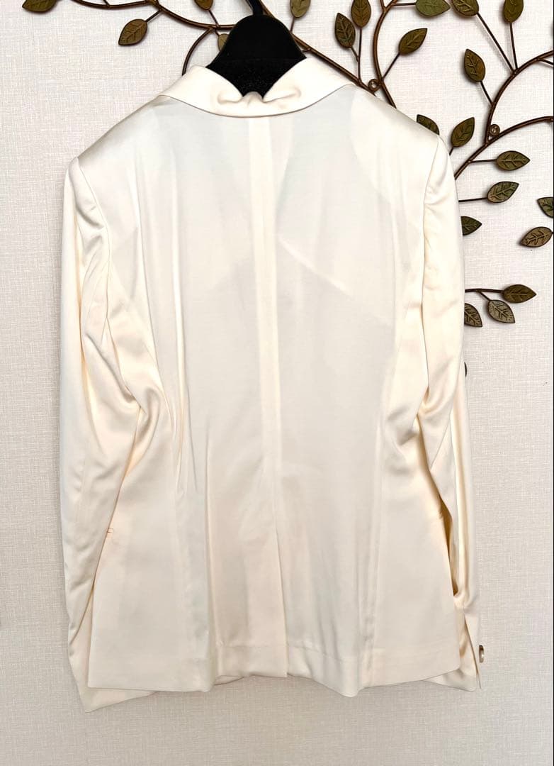 新品•未使用)UNTITLED アイボリー テーラードジャケット 未使用タグ付き