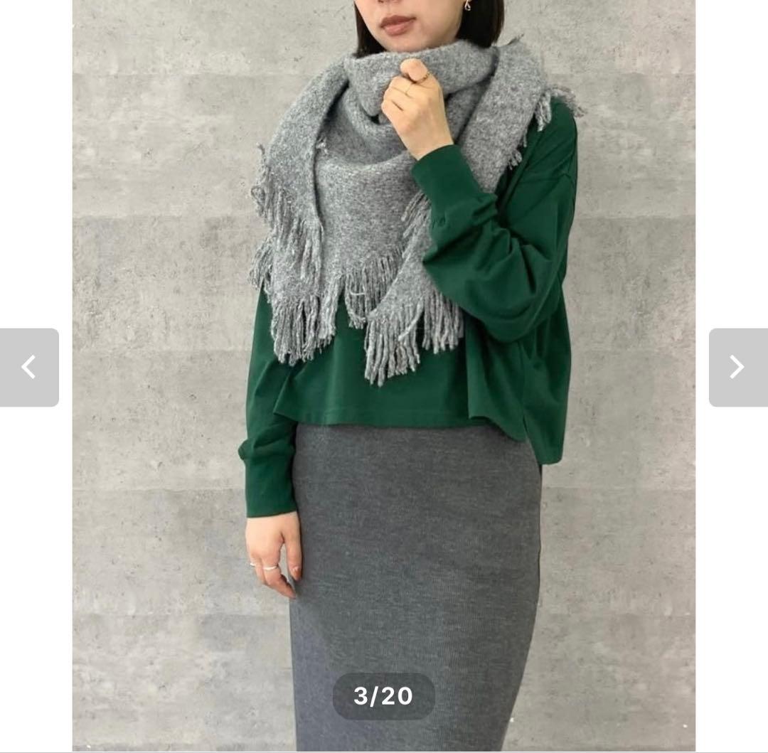 新品　タグ付き　グレー フリンジ付き　三角マフラー　アンナケリー