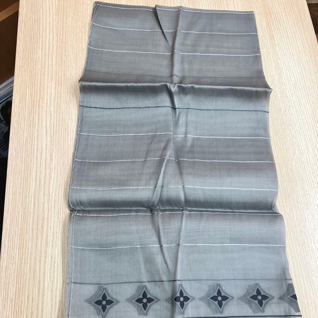 【美品】LOUIS VUITTONモノグラム　シアーストール 絹シルク100％