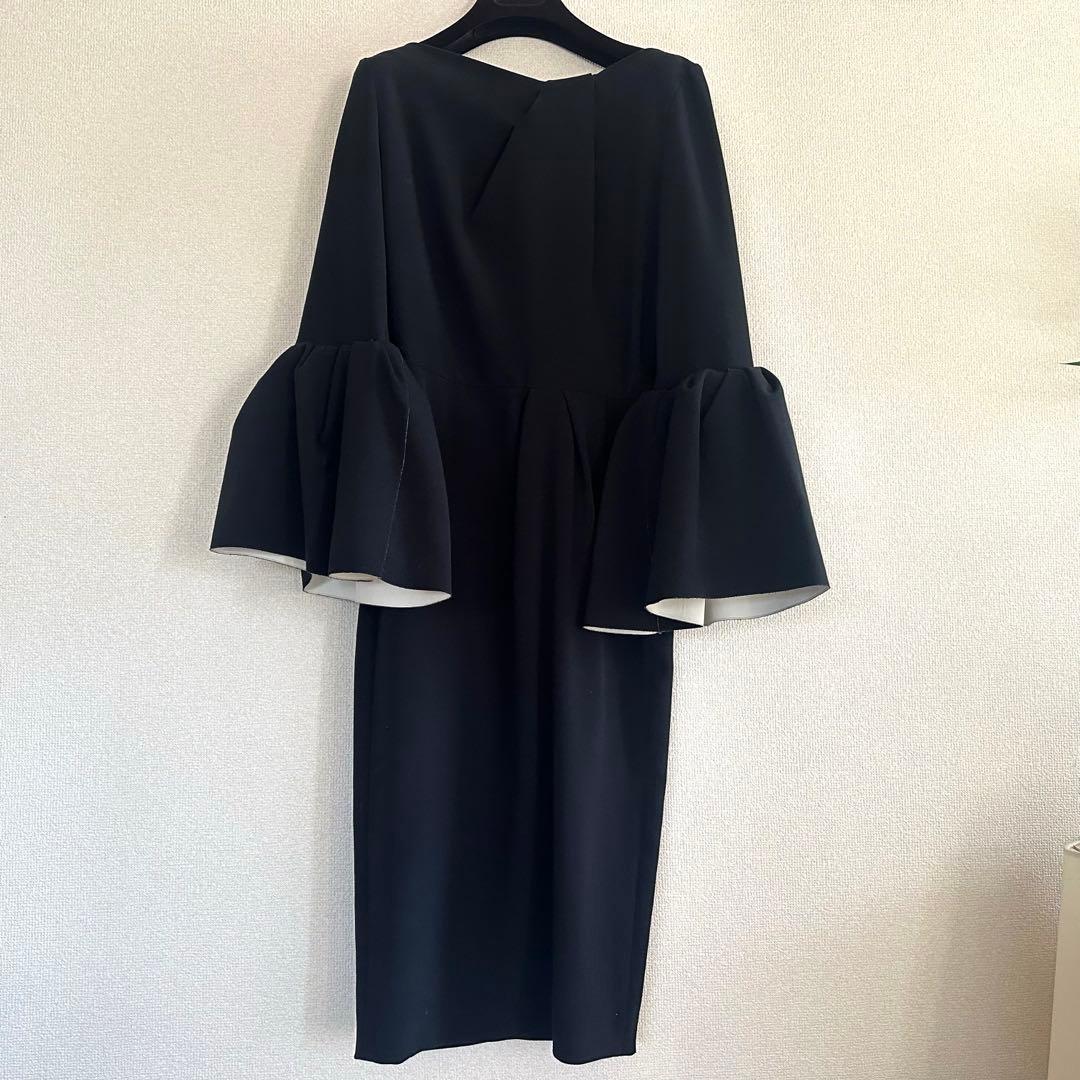 【ROKSANDA】BLACK bell-sleeve dress