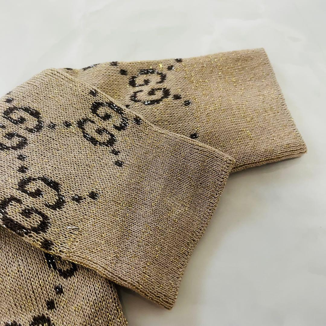 【新品同様】GUCCI GGロゴベージュラメソックス 靴下 レディース