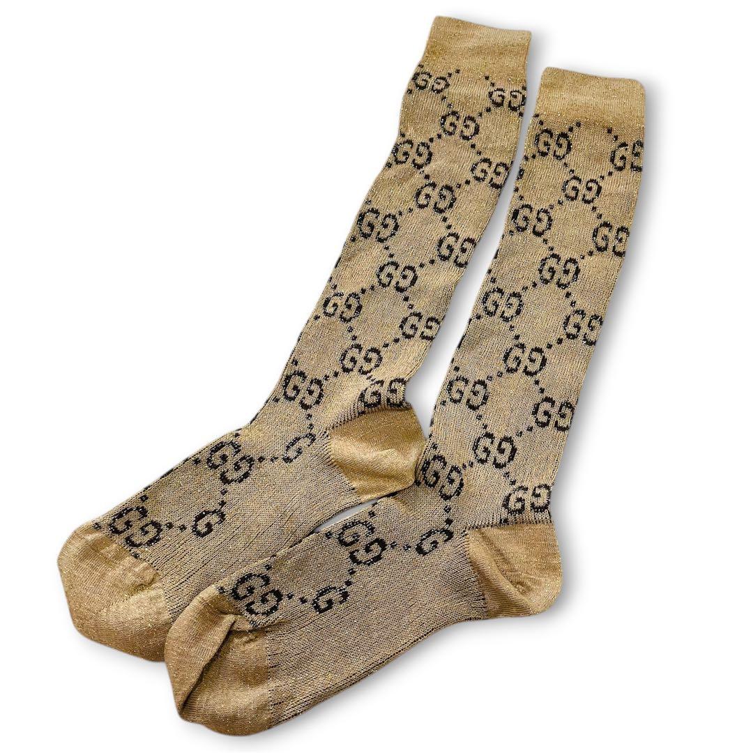 【新品同様】GUCCI GGロゴベージュラメソックス 靴下 レディース