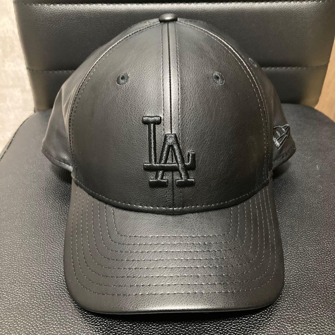 NEW ERA ニューエラ LAドジャース　黒x黒　レザー調　9FORTY