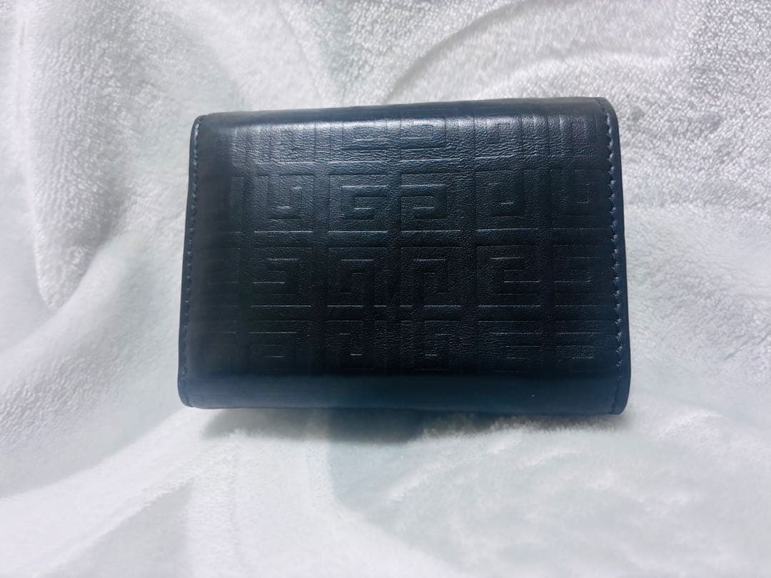 GIVENCHY ジバンシィ 三つ折り財布　本物