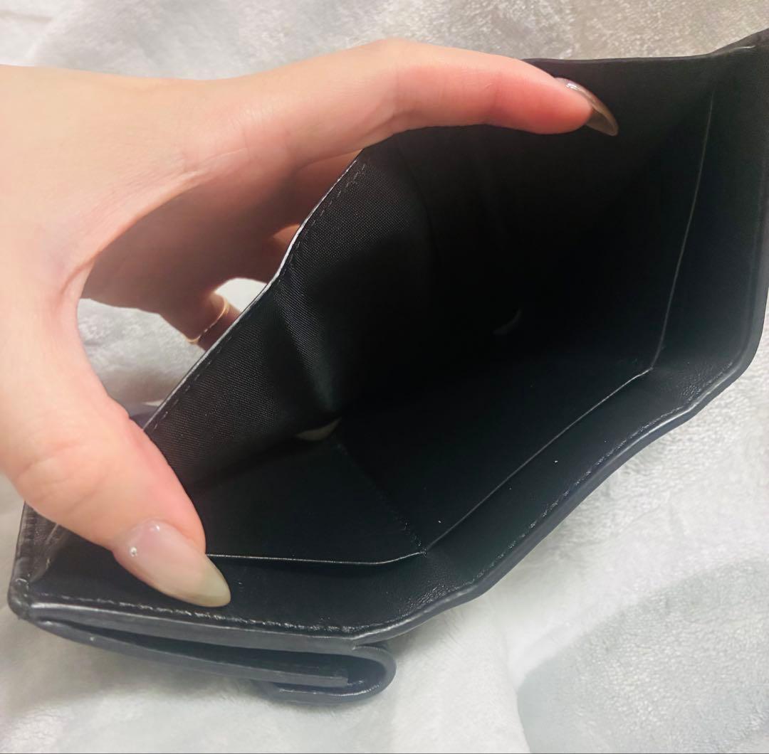 GIVENCHY ジバンシィ 三つ折り財布　本物