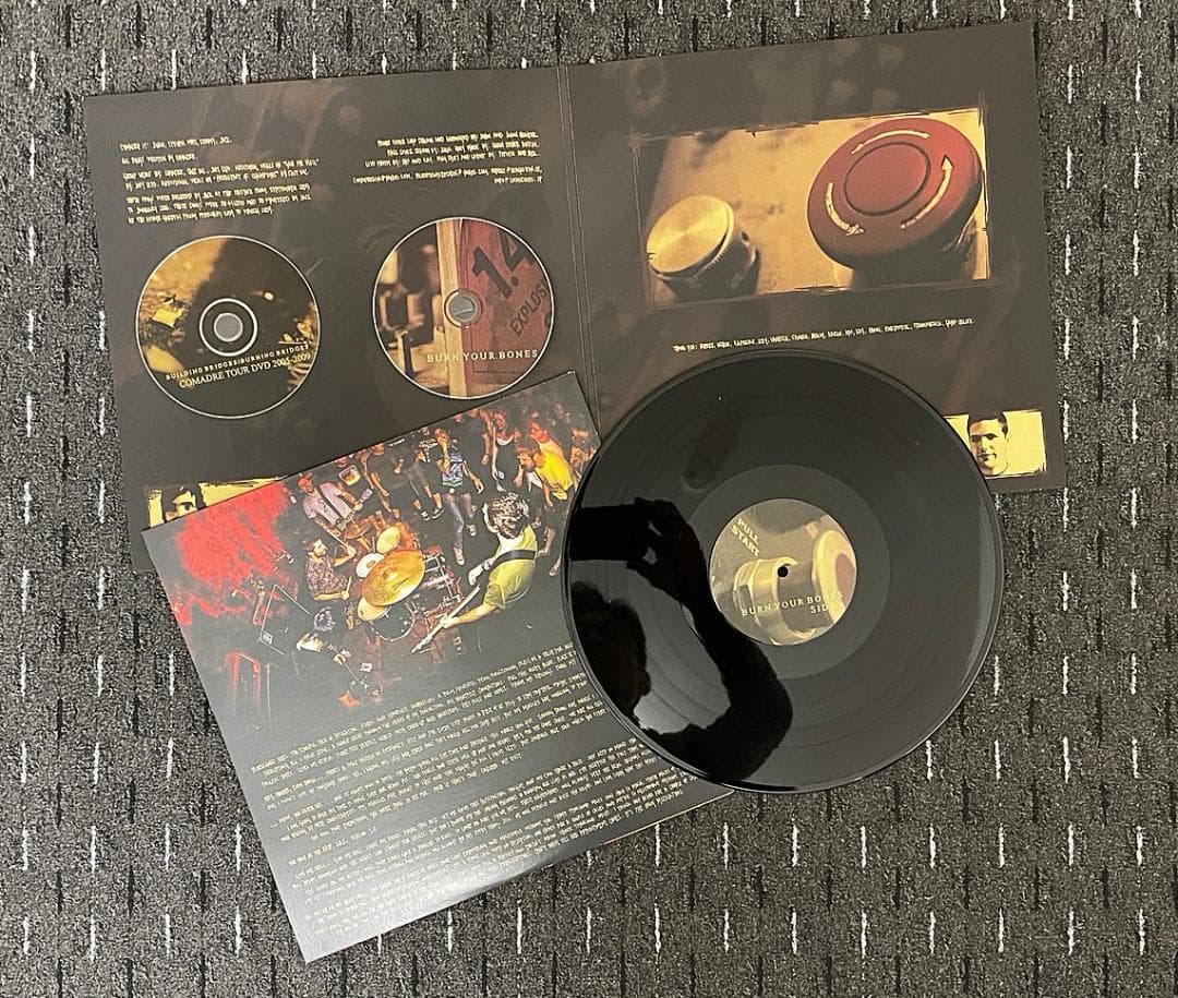 【レア】Comadre/Burn Your Bones (LP+CD+DVD)