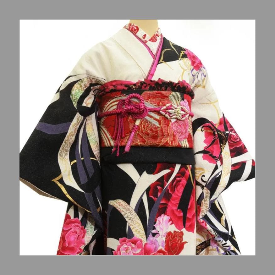 【商談中】振袖セット　美品　Sサイズ　白×黒×ピンク　バラ