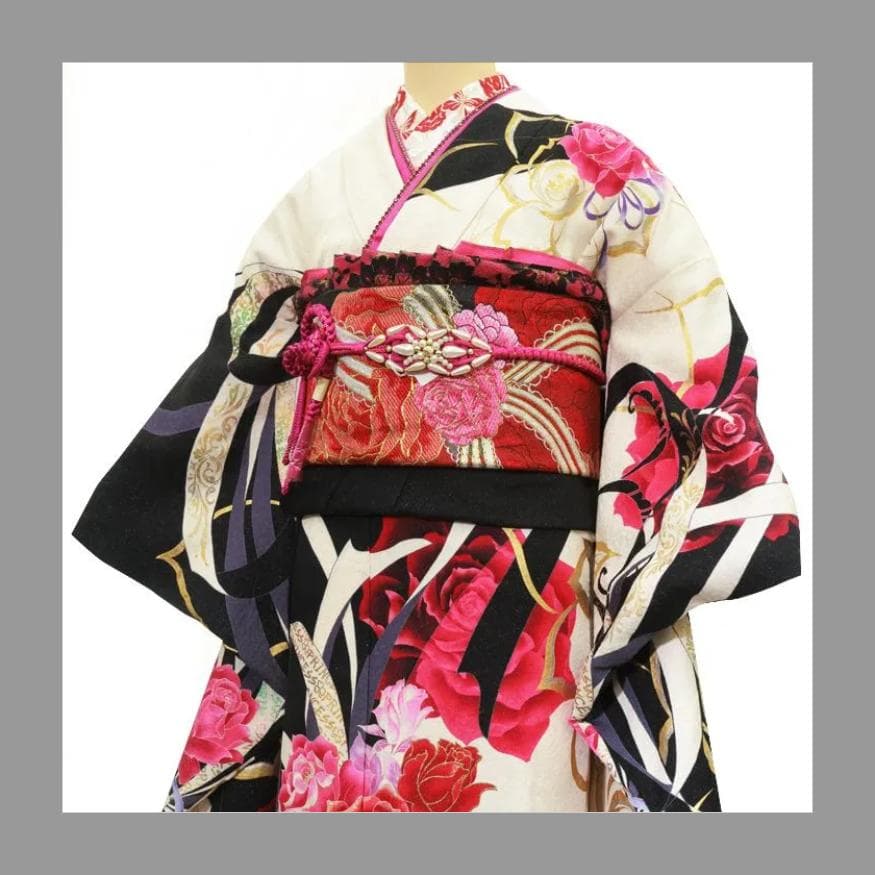 【商談中】振袖セット　美品　Sサイズ　白×黒×ピンク　バラ