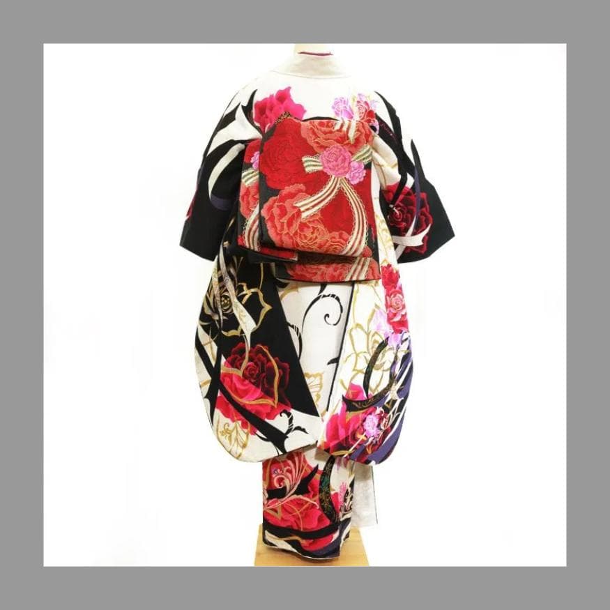 【商談中】振袖セット　美品　Sサイズ　白×黒×ピンク　バラ