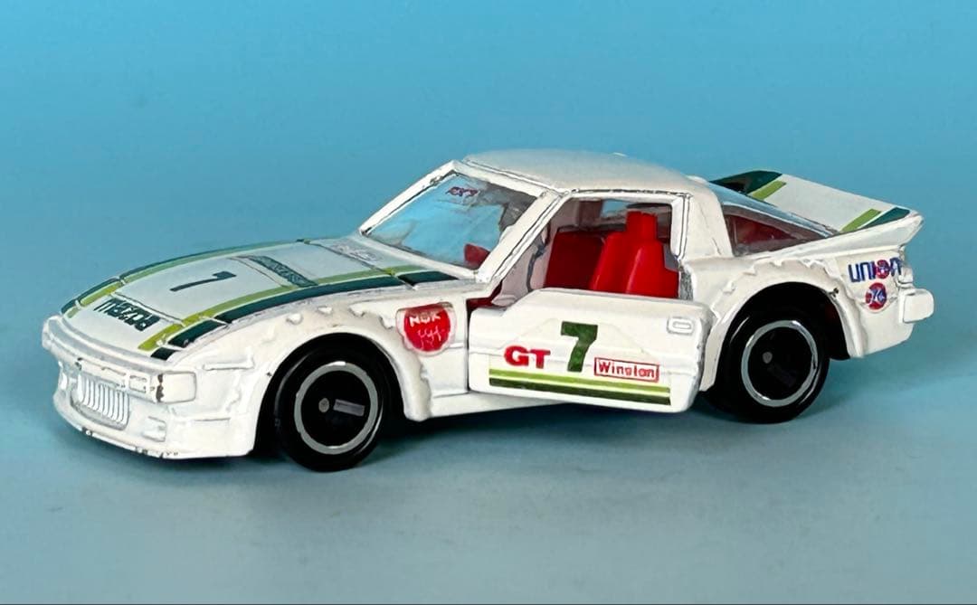 トミカ黒箱74 マツダ サバンナ RX7 レーシング