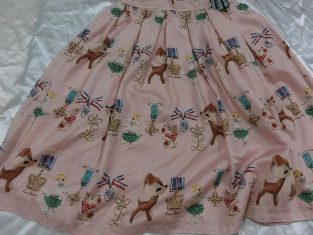 Bambi and Brooch Print ★ Leur Getter