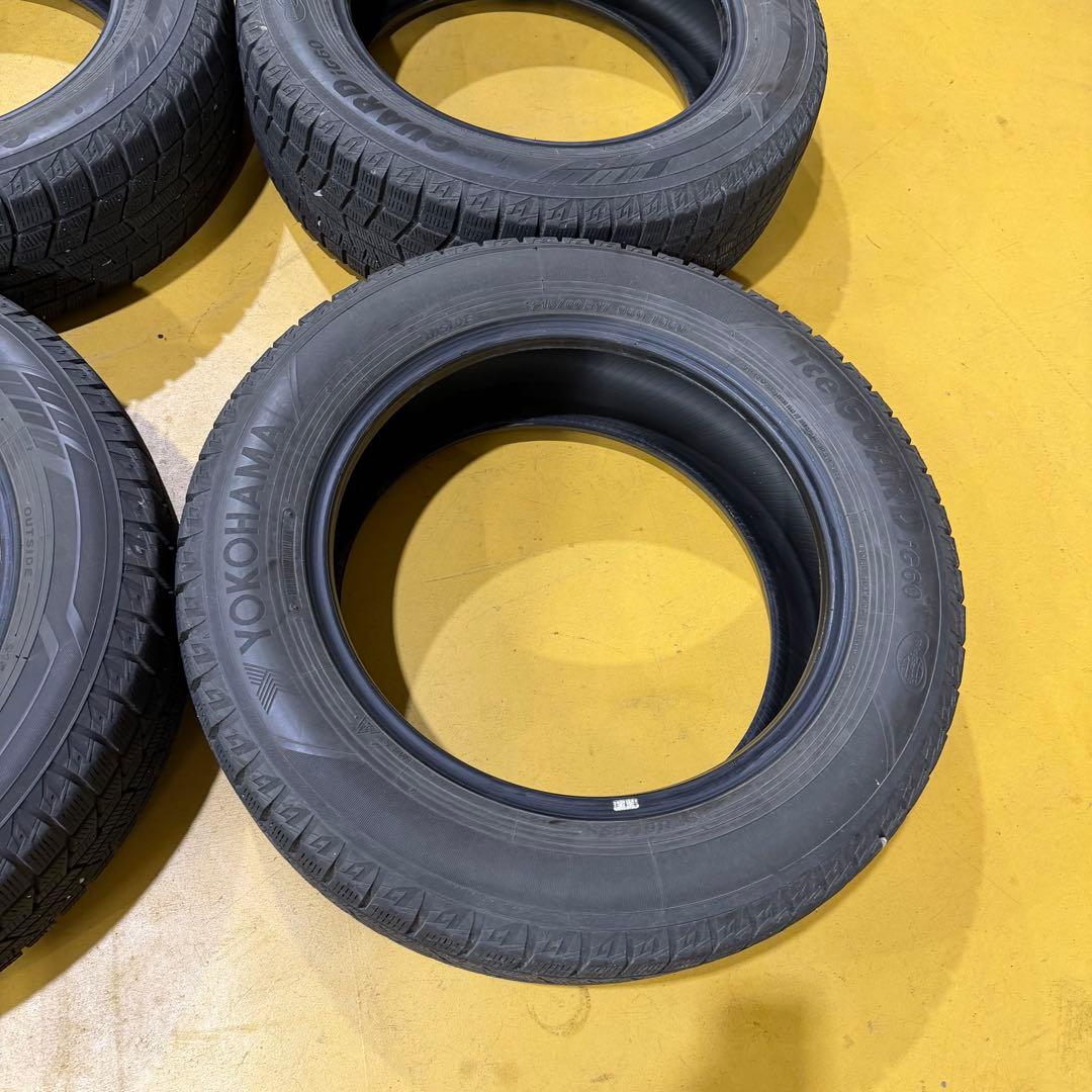 215/60R17 スタッドレスタイヤ　２０２２年製造