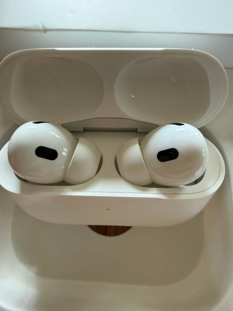 美品　AirPods Pro 第2世代 Lightning