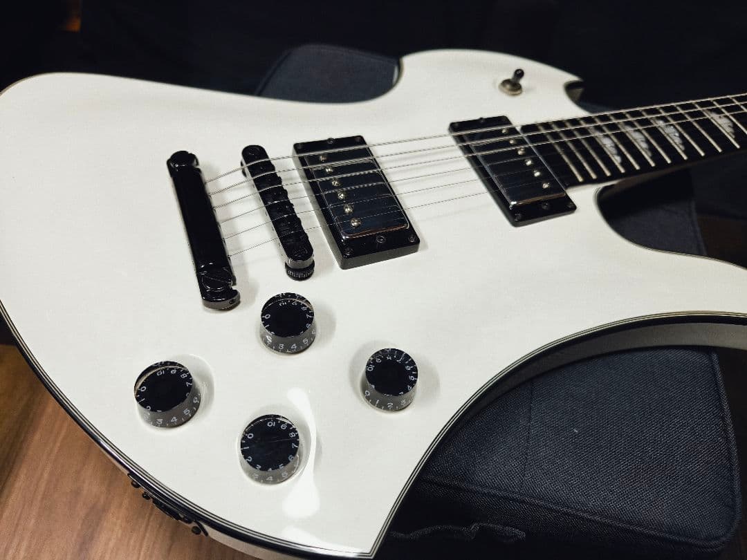 B.C.Rich モッキンバード スペシャル エレキギター
