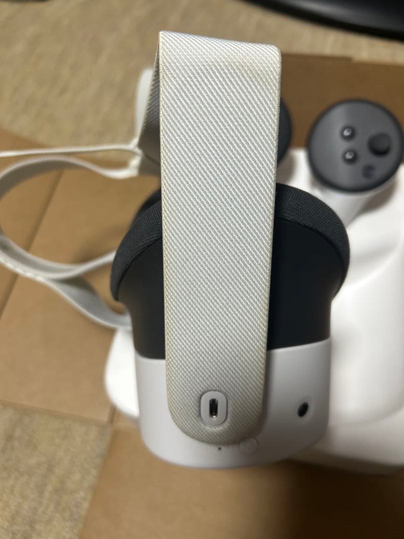  Quest 3S 128GB コントローラー紐片方なし