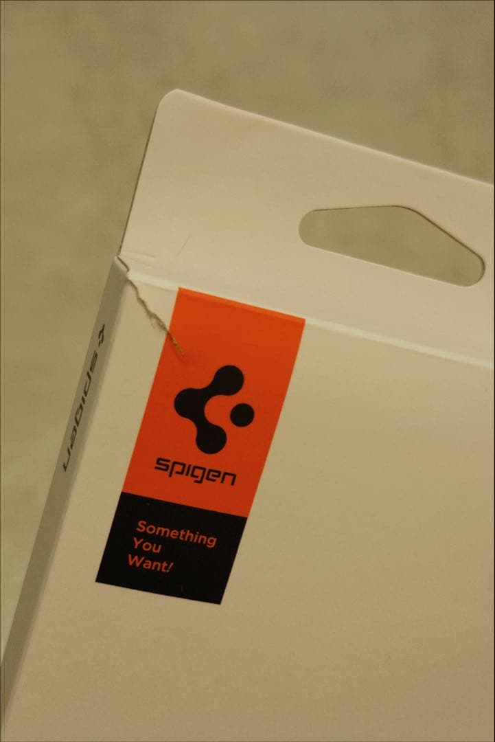 Spigen iPhone 17 Pro ケース 初代Mac風 ACS10479