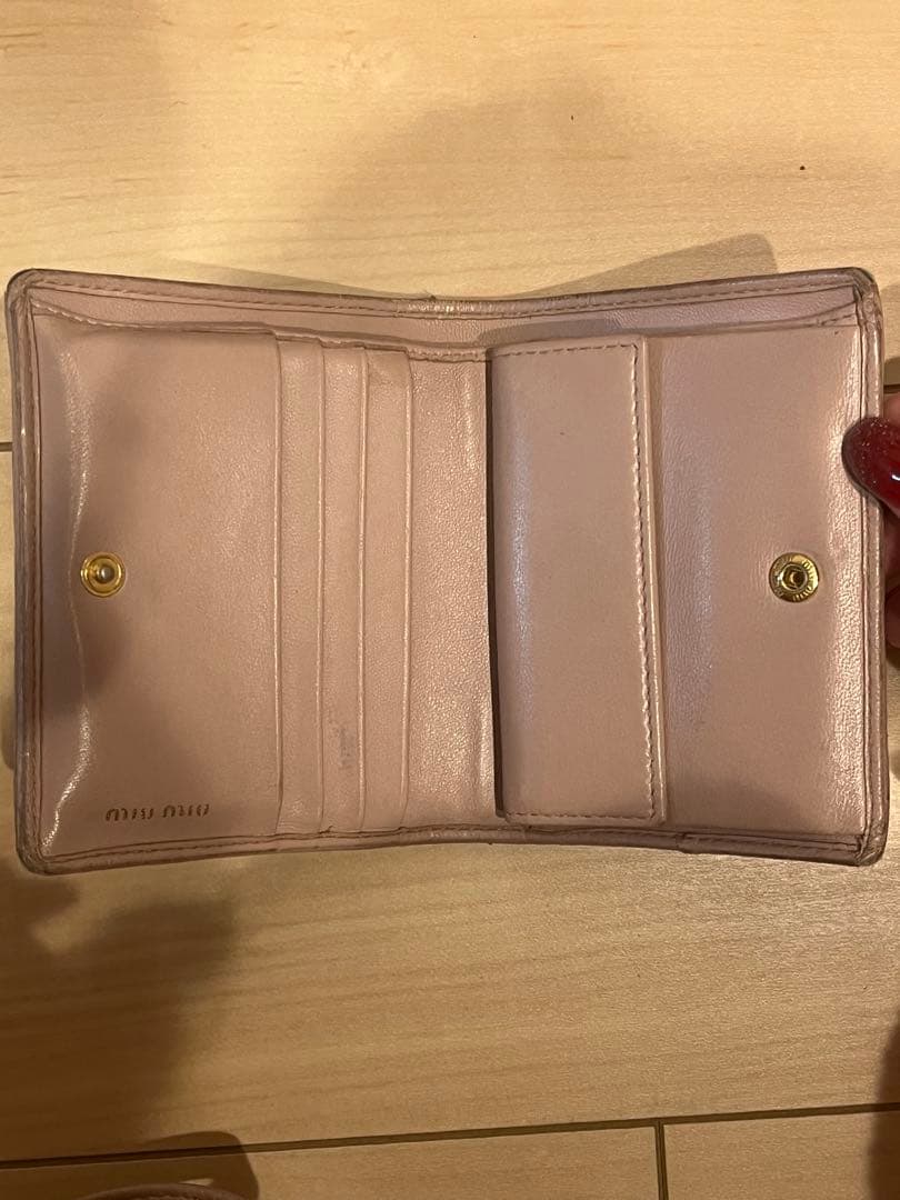 miumiu マテラッセ 2つ折り財布 ピンク ビジュー
