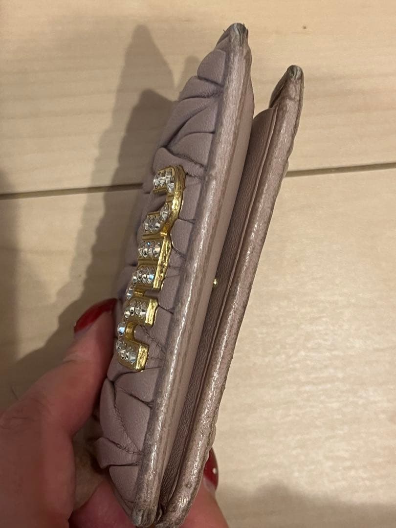 miumiu マテラッセ 2つ折り財布 ピンク ビジュー