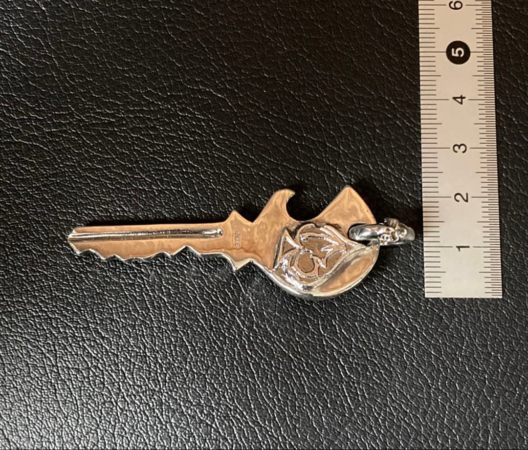アクセサリー THIRTEEN DESIGNS key pendant skull spade