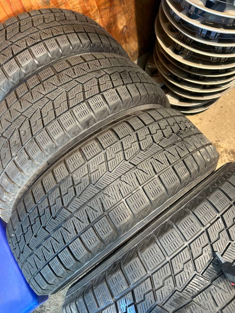 215/60R16 ヨコハマタイヤIG70